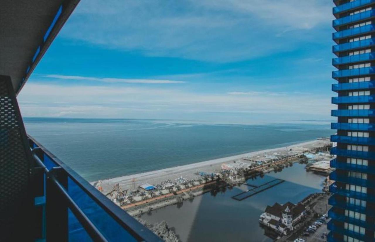 Orbi City Batumi Sea View Aparthotel Экстерьер фото