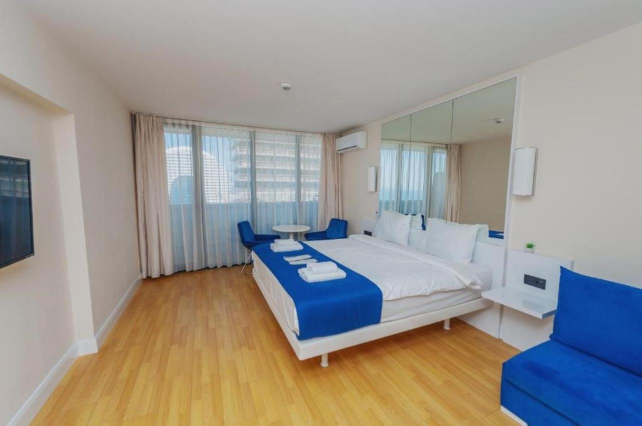 Orbi City Batumi Sea View Aparthotel Экстерьер фото