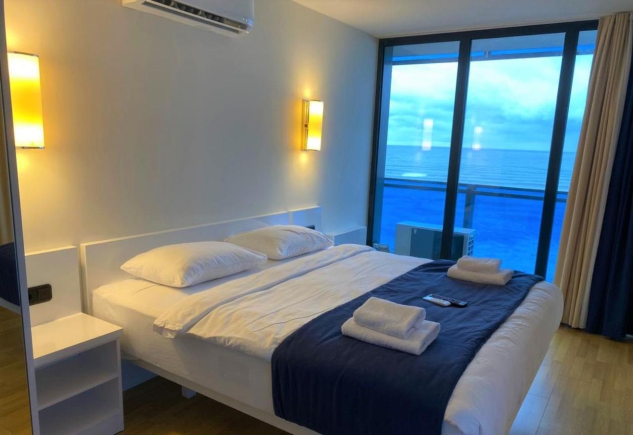 Orbi City Batumi Sea View Aparthotel Экстерьер фото